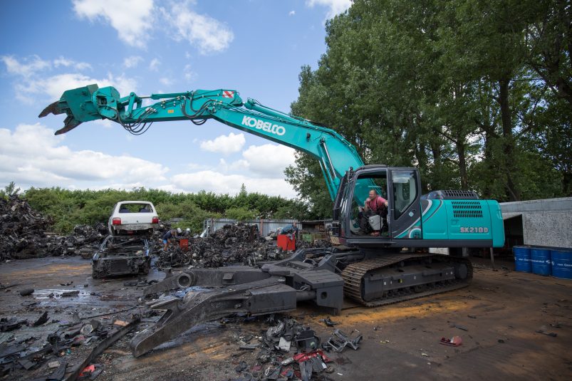 Dismantling machine - Kobelco Construction Machinery Europe B.V.