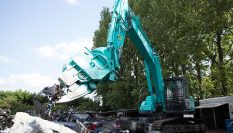 SK210D dismantling machine