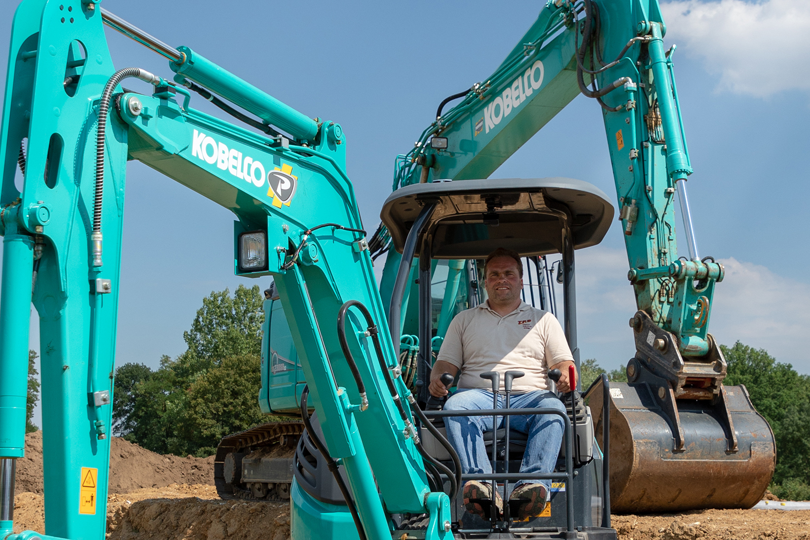 Kobelco SK28SR-6 operator