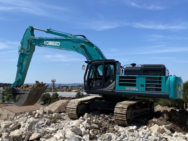 Kobelco extends its lineup in the 50tonne class with the introduction